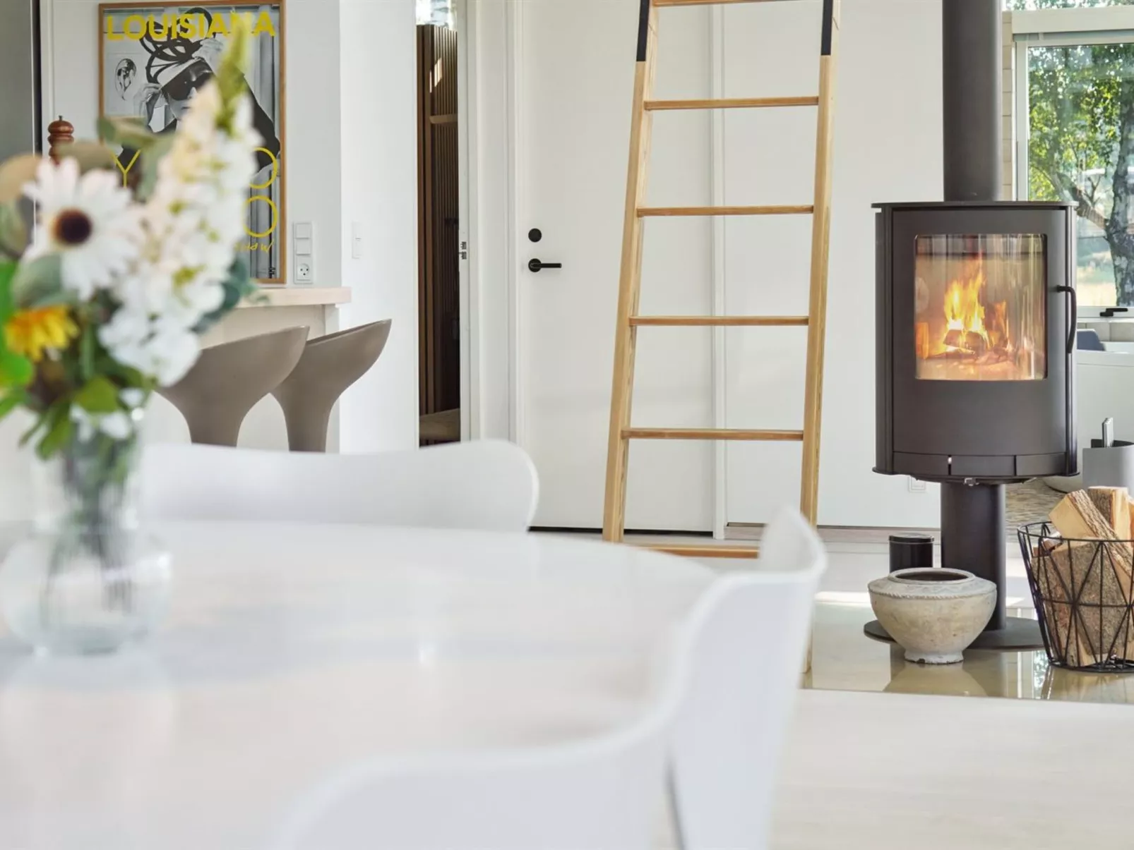 "Jo" - 175m to the fjord-Drinnen