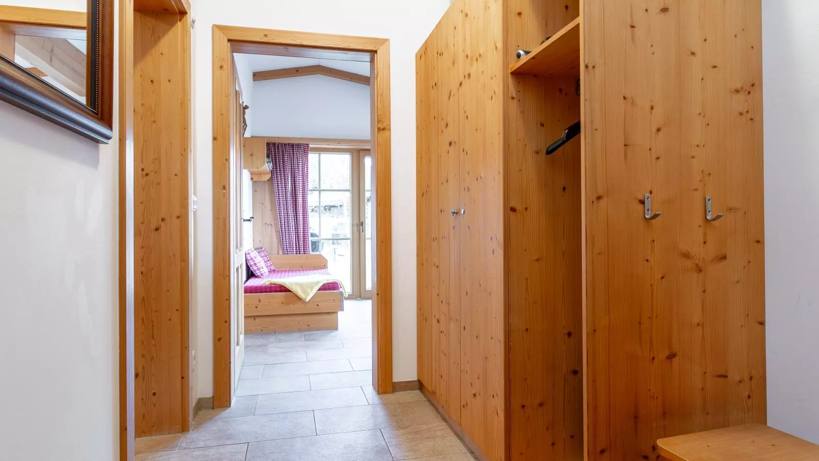 Schneeberghütte-Hall & reception