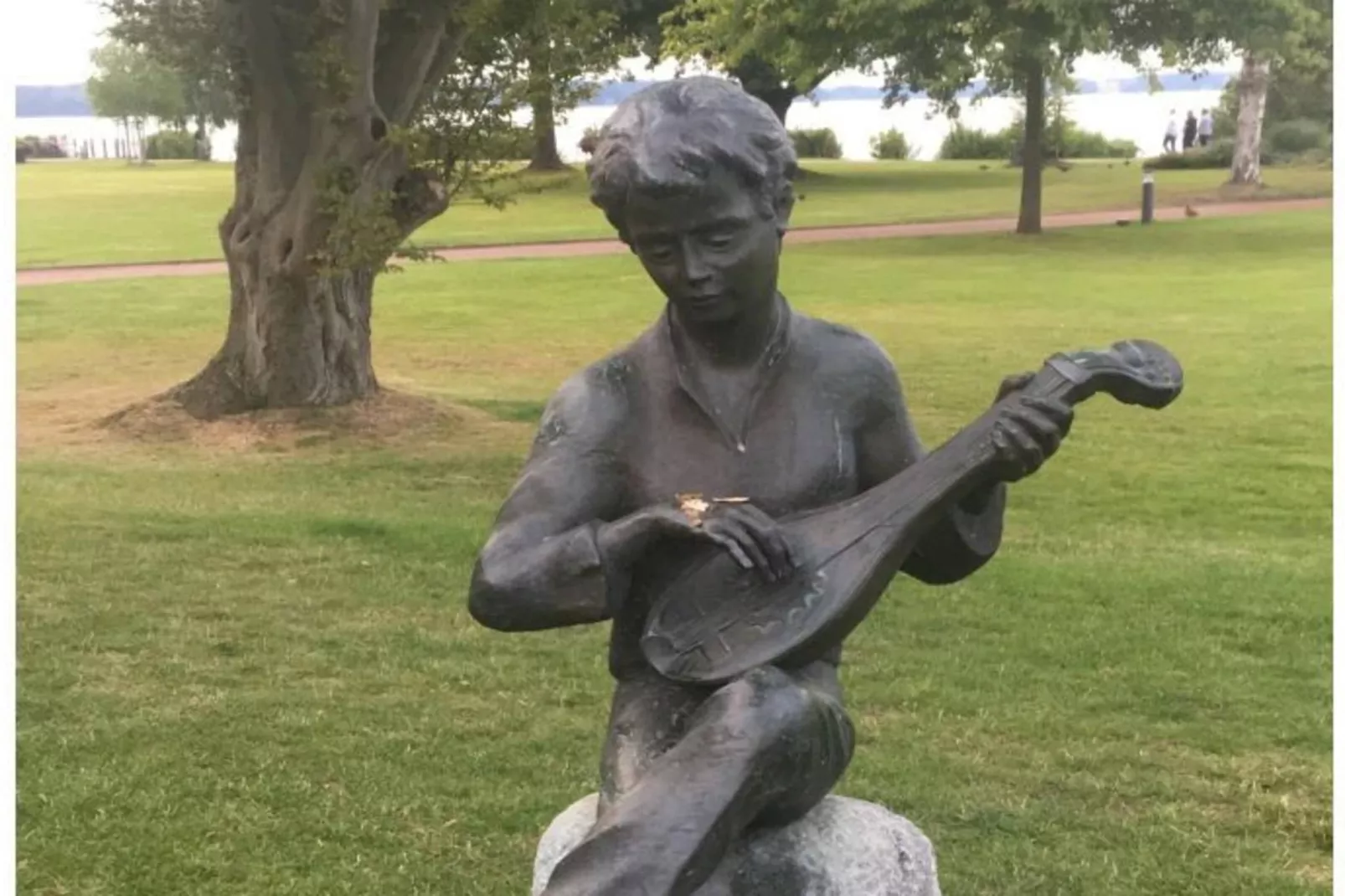 109045-Jardins en été