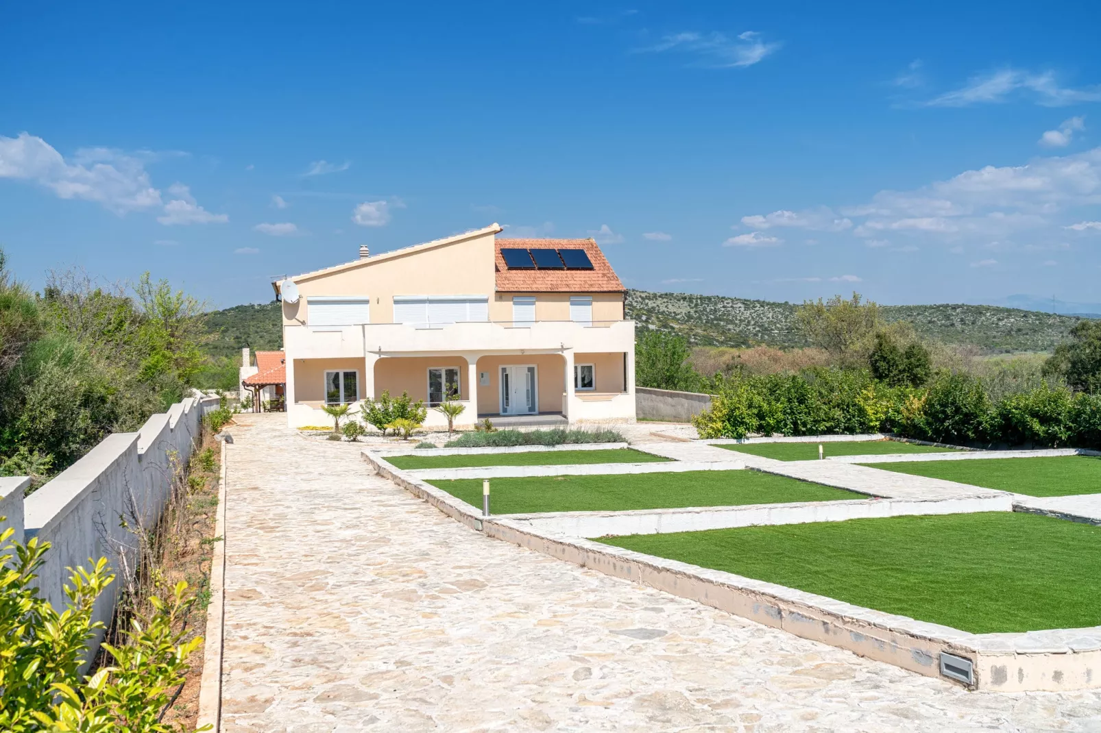 Villa Julija-Gardens summer