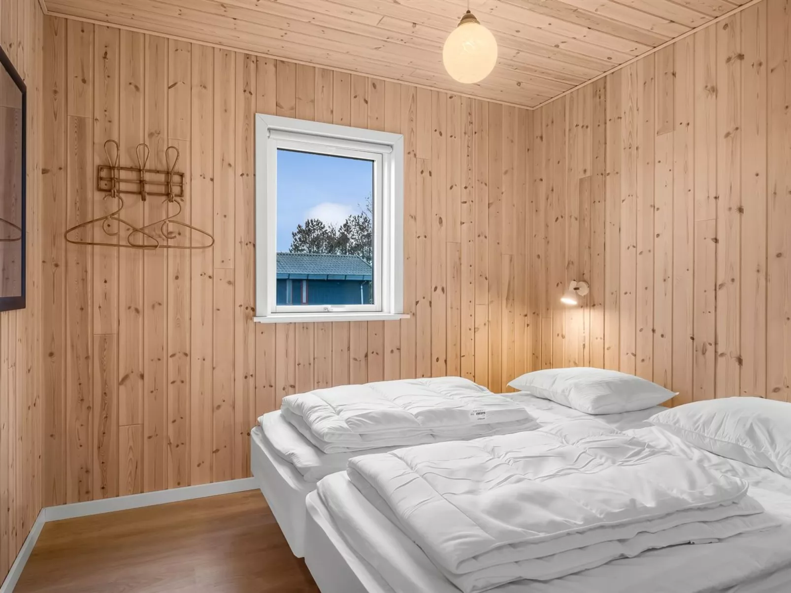 "Ovine" - 900m from the sea-Dedans