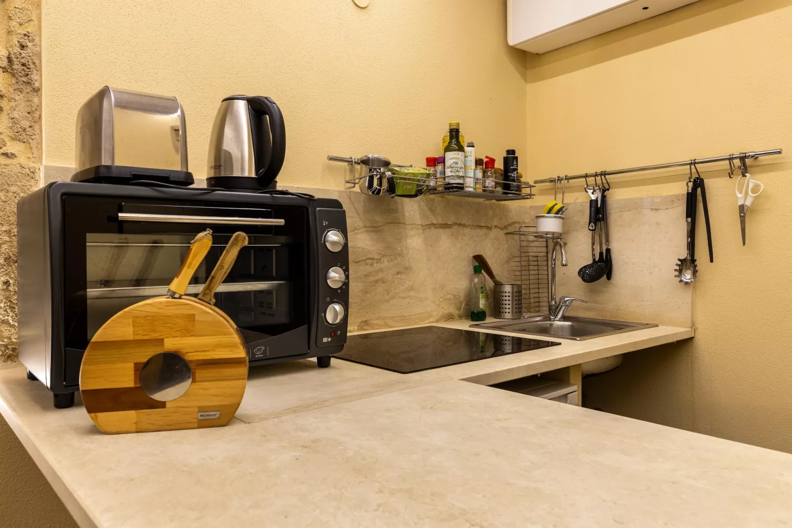 MONOLOCALE BURAGNA-Kitchen