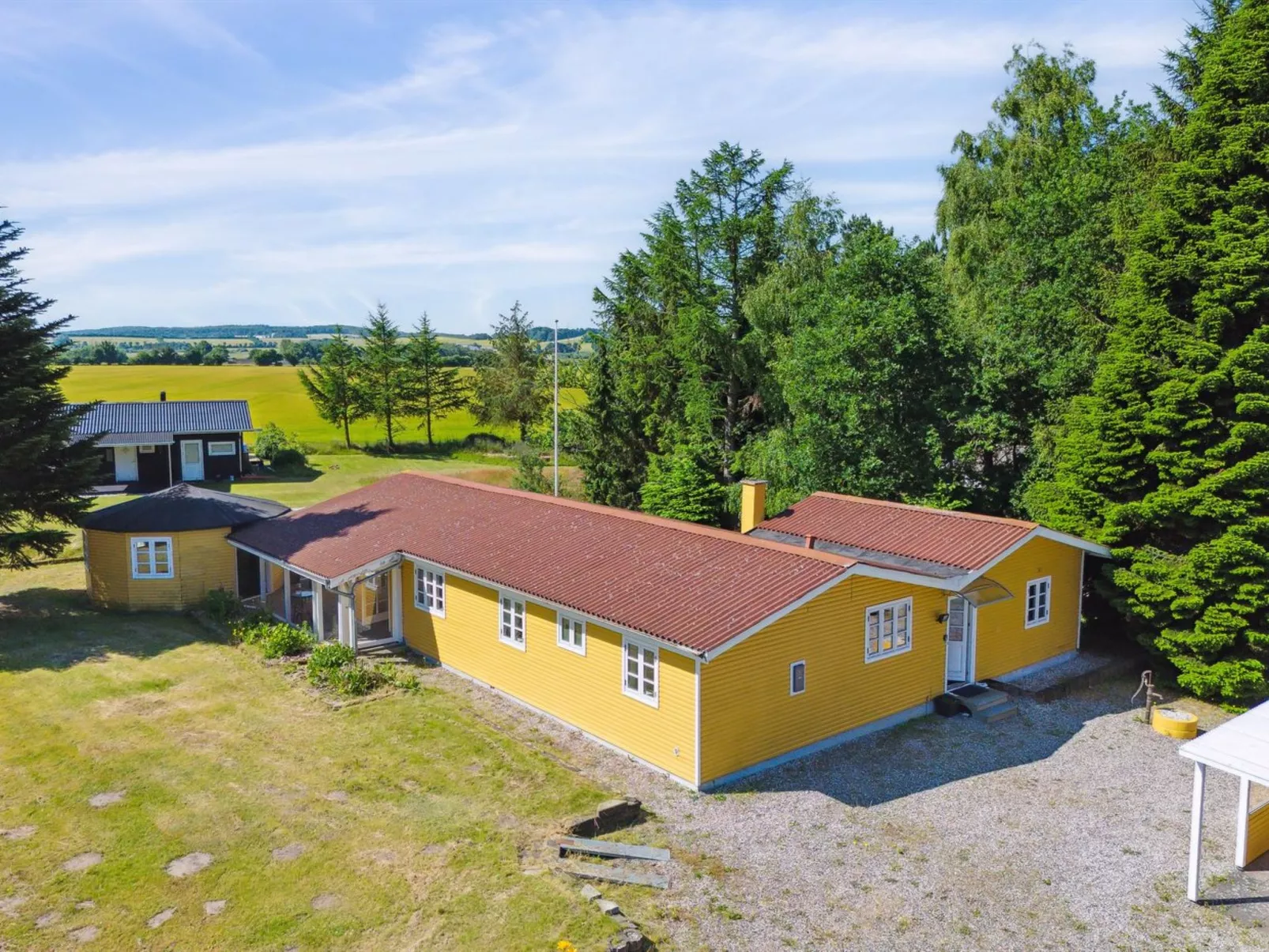 "Senija" - 6.5km from the sea-Draußen