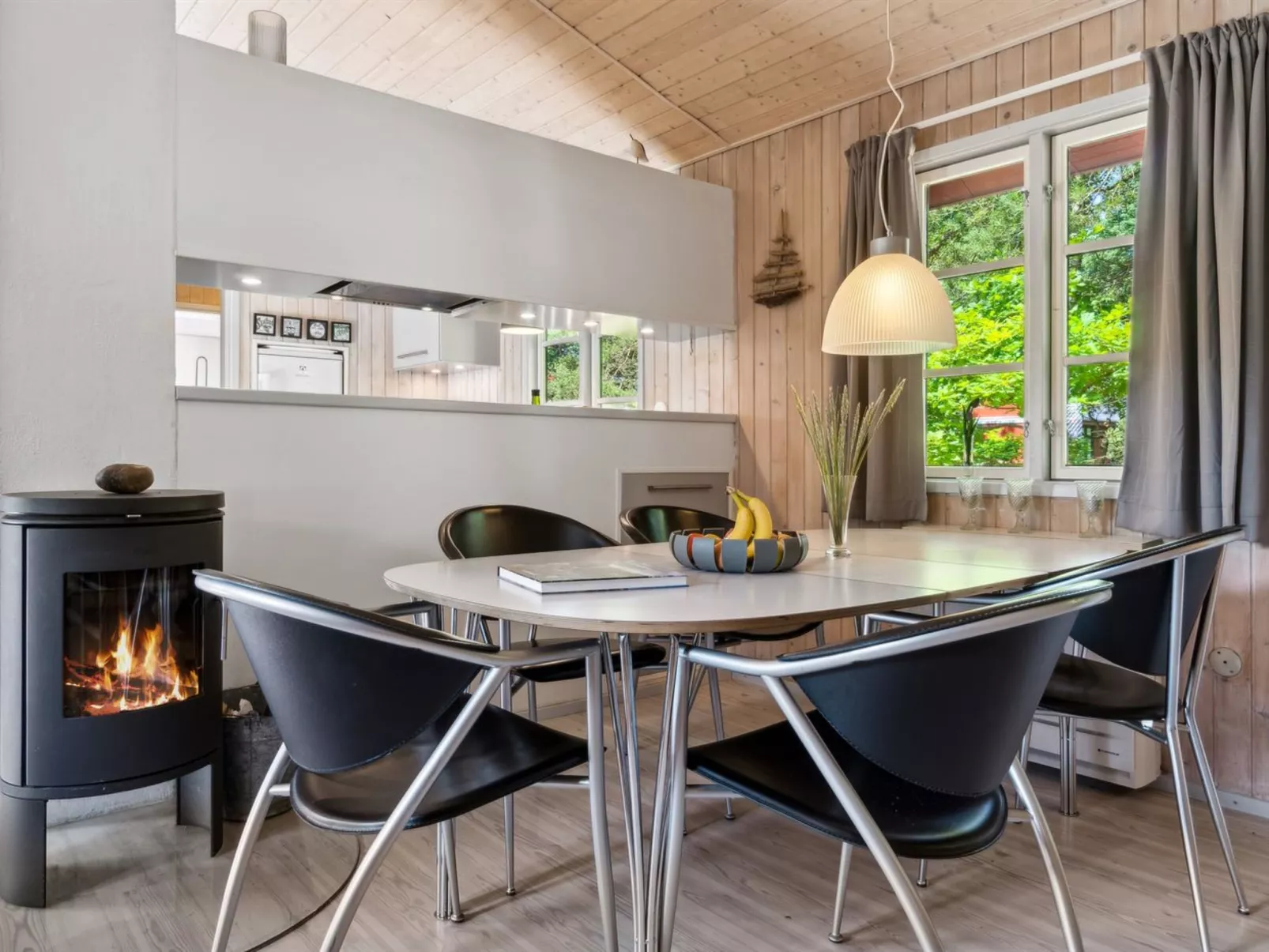 "Wale" - 100m from the sea-Dedans