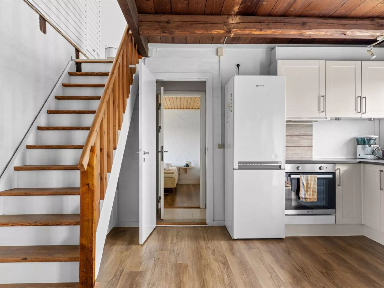 "Ina" - 210m from the sea-Drinnen