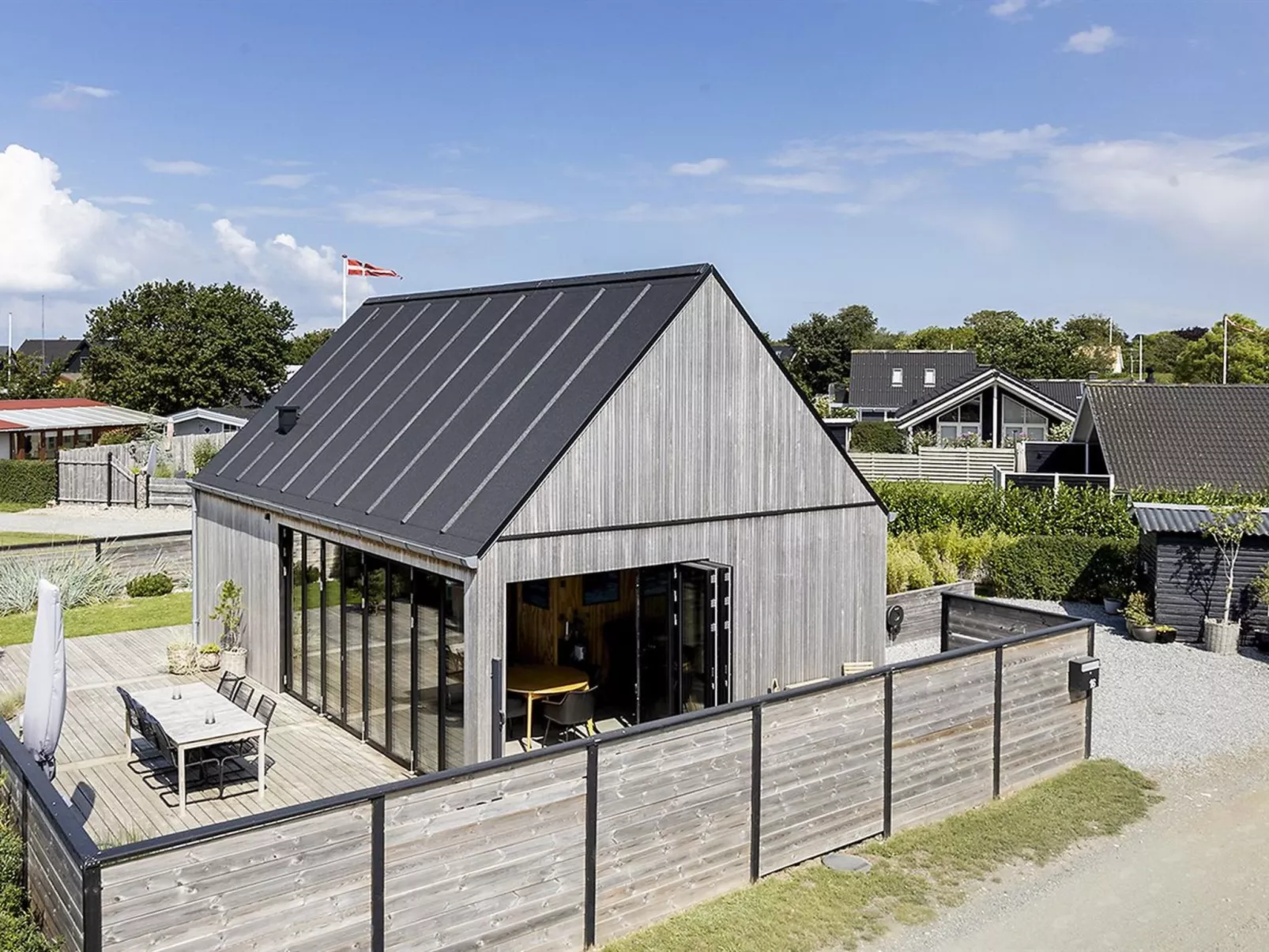 "Greta" - 125m from the sea-Draußen