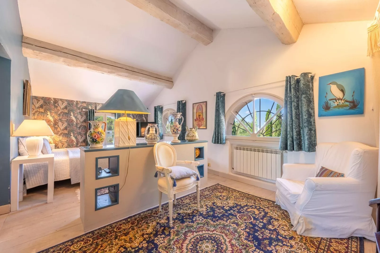 Grand Mas climatisé Arles-Wohnzimmer