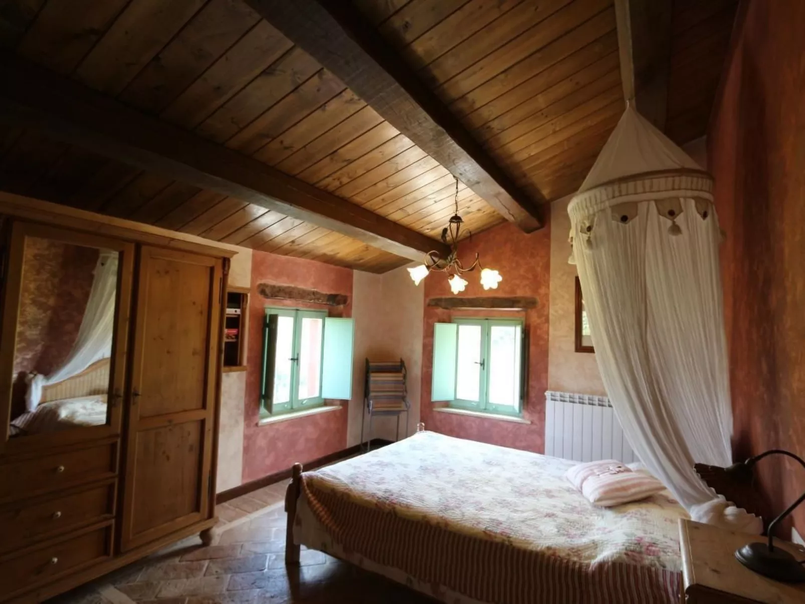 Casa Sacciofa in Monte Rinaldo - Image-tags.info