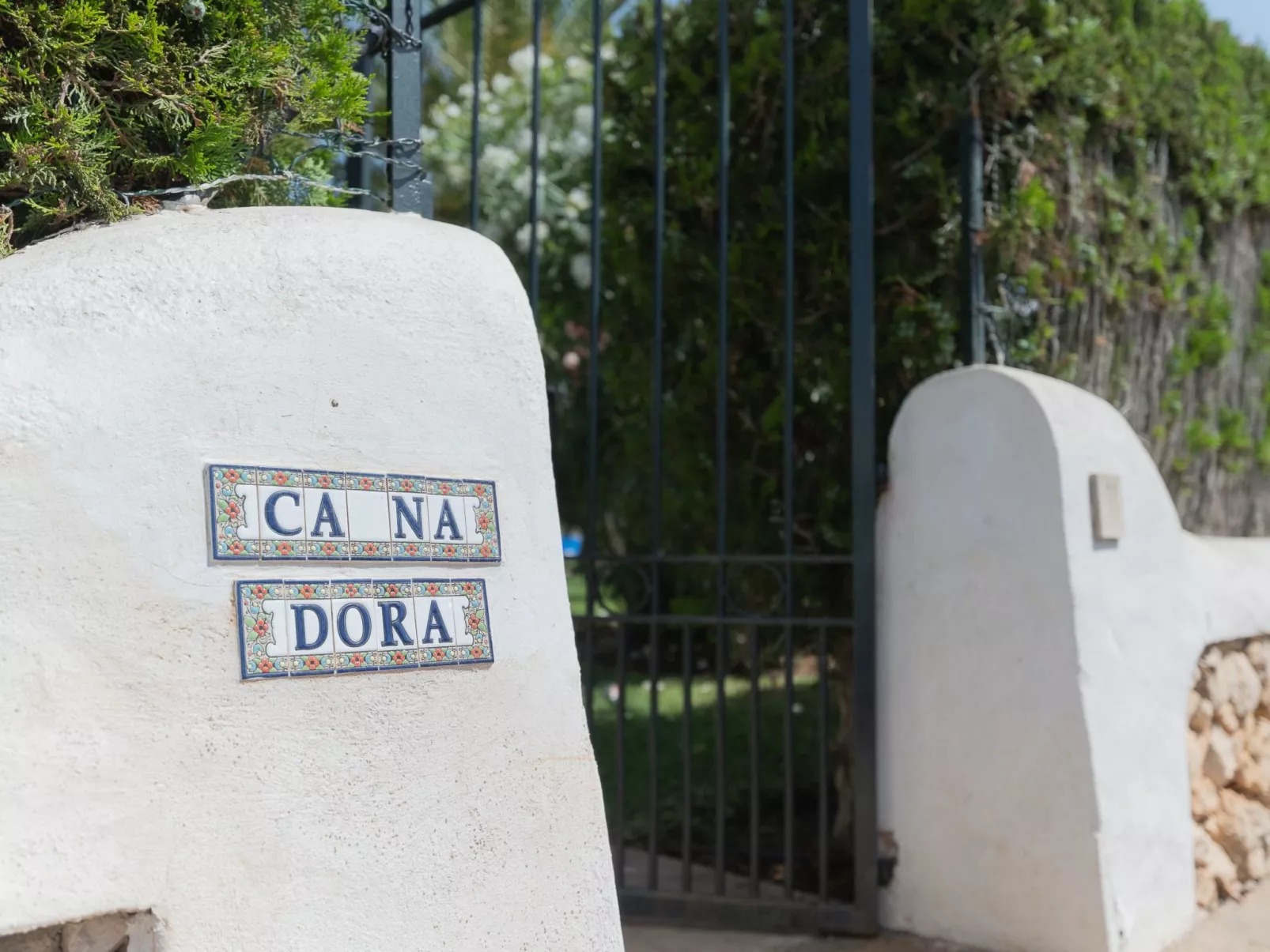 Dora - Drinnen