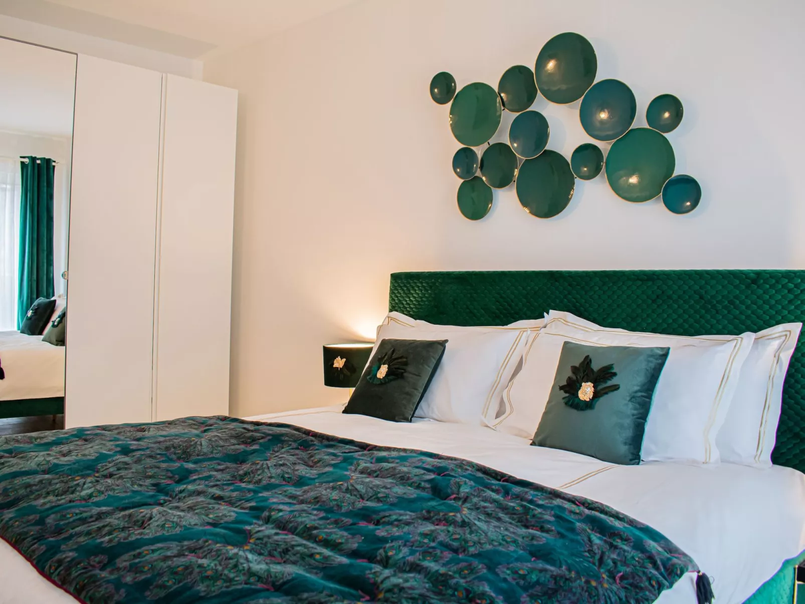 "Chic City Escape 2B" - Image-tags.info