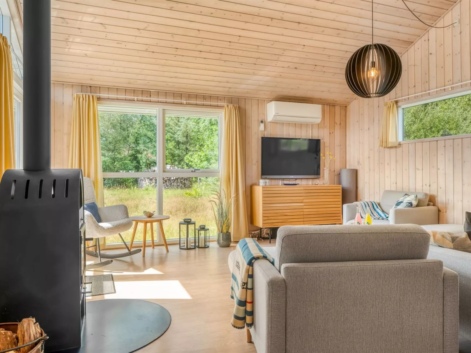 "Alisa" - 1.9km from the sea - Inside