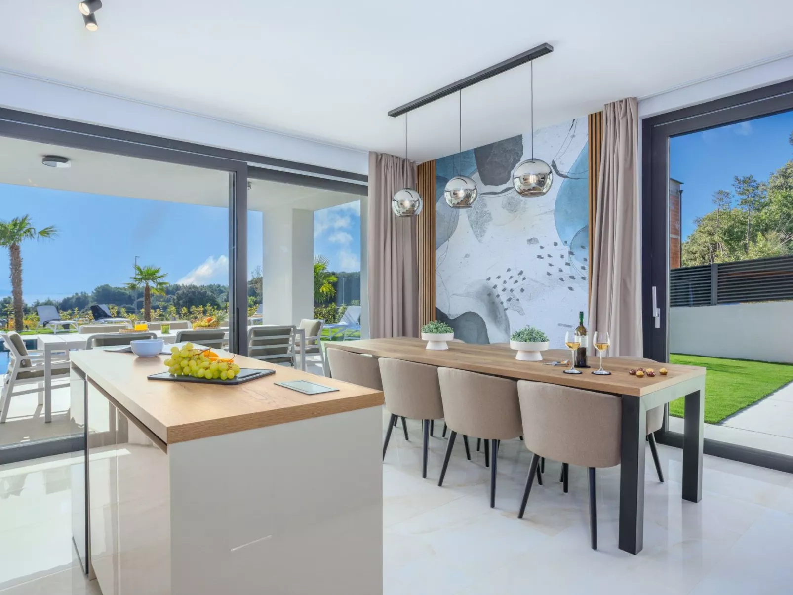 Luxusvilla mit beheiztem Pool in Strandnähe - Image-tags.info