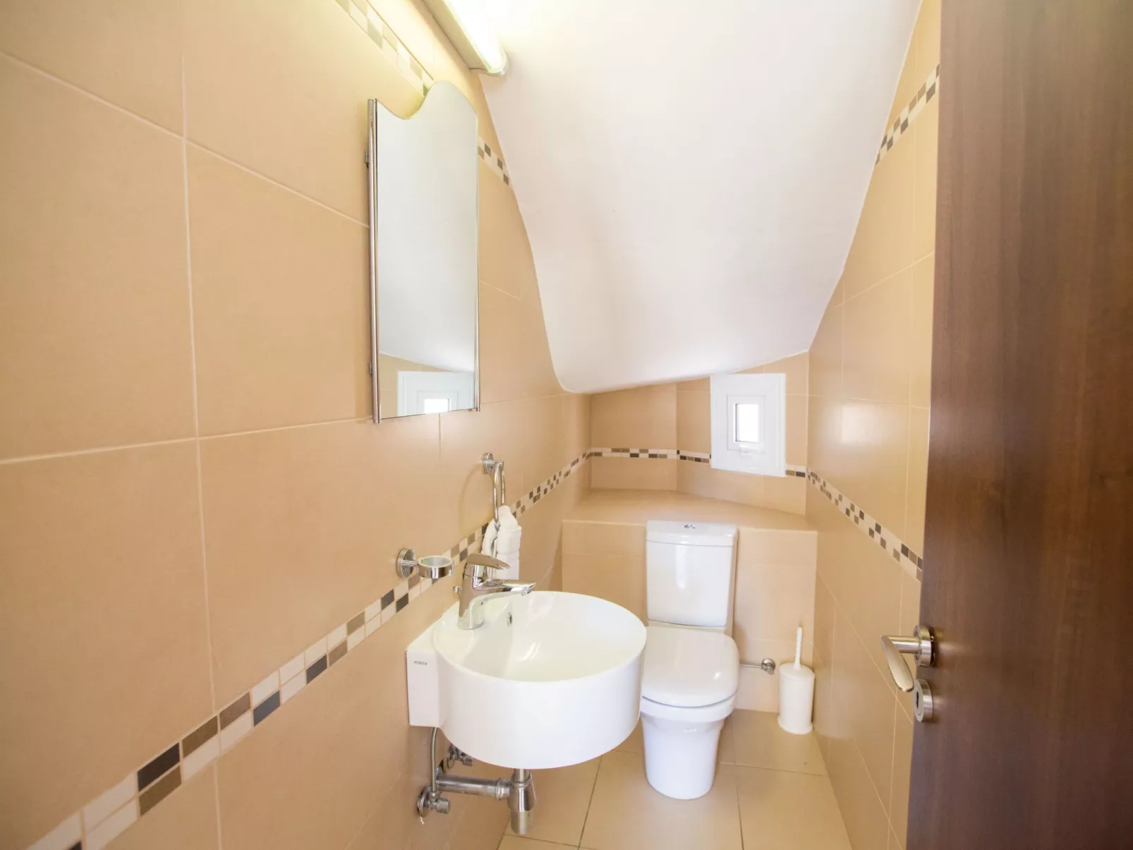 Moderne Ferienvilla PV5 mit großem Garten - Image-tags.info