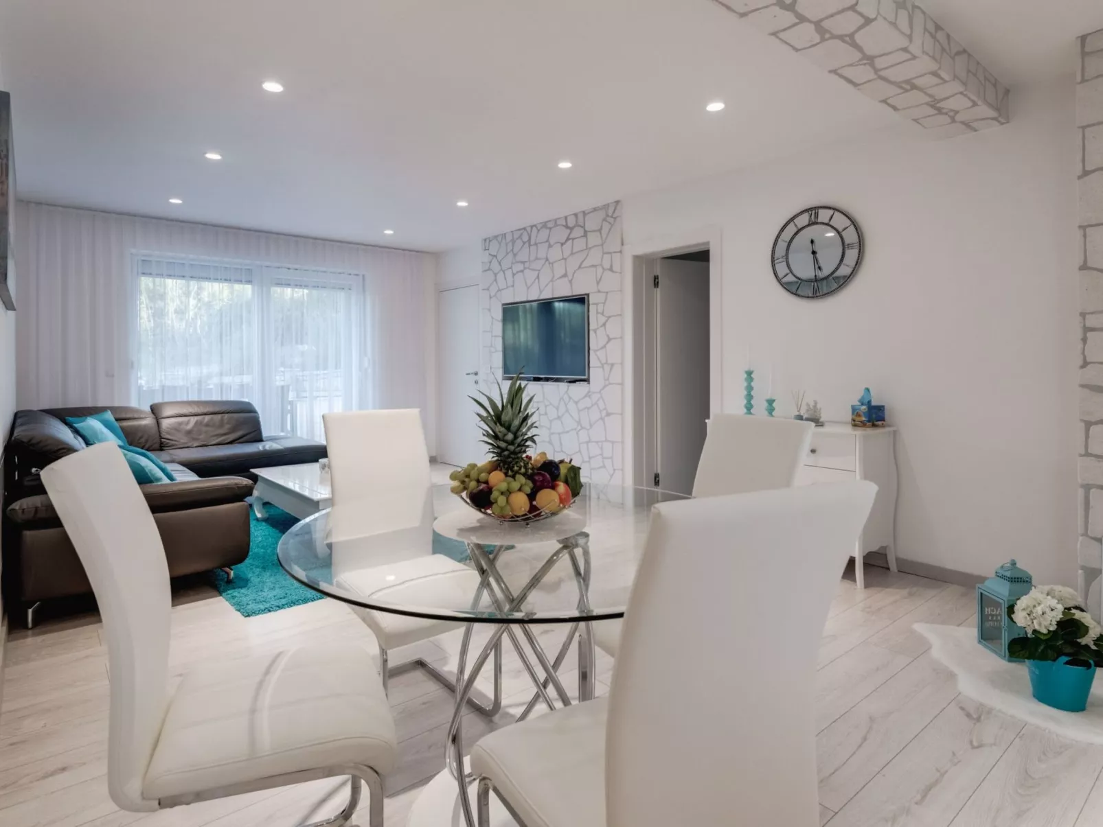 Neue Villa mit Pool und Meerblick - Image-tags.info