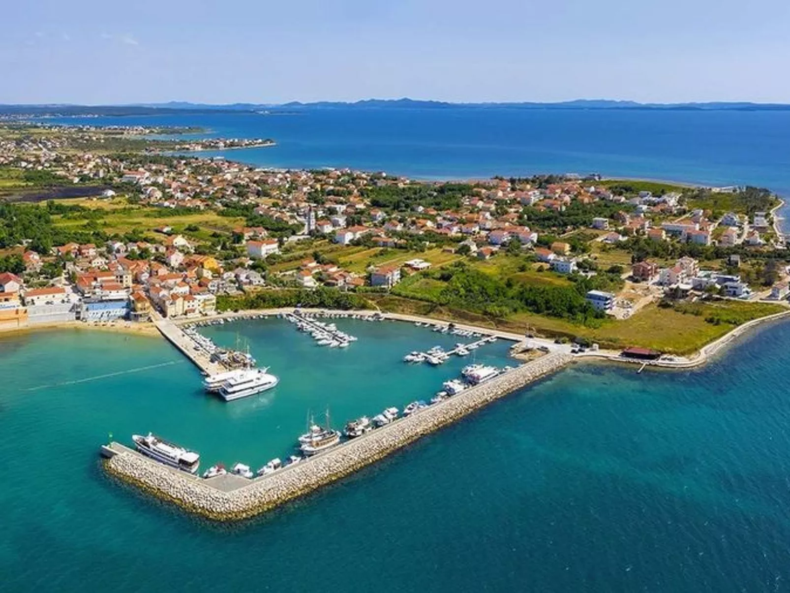 Villa mit beheiztem Pool, schöne Aussicht, Strandnähe - Image-tags.info