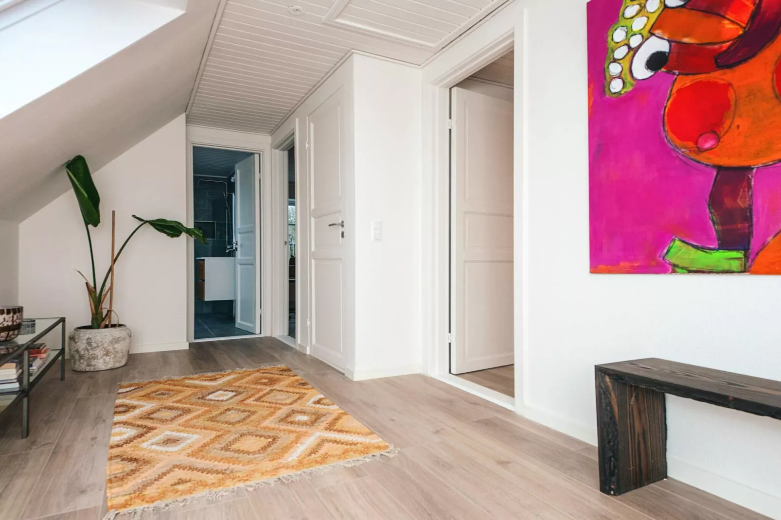 Nature Escape: Forest & Lake Access - Indoor