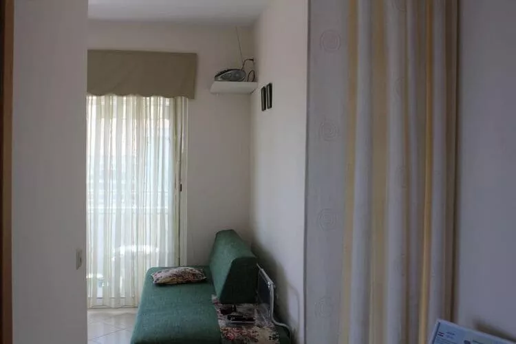 Cozy apartment in Zadar - Kozino with seaview-Living room