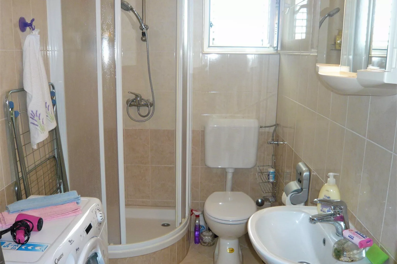Cozy apartment in Zadar - Kozino with seaview-Bathroom