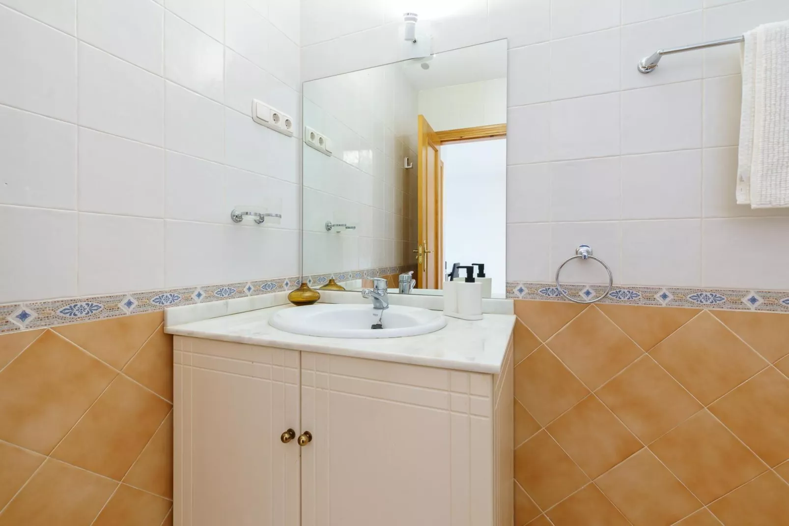 La Cala Boulevard Apartment 1 - CT 138-Badezimmer