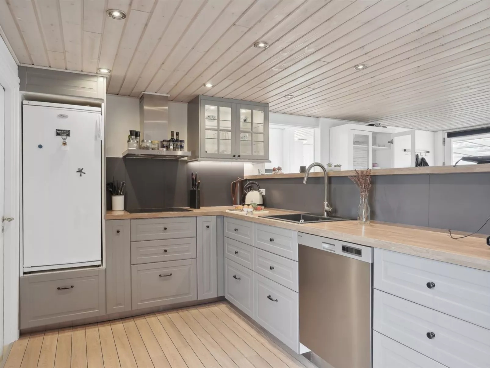 "Erhardt" - 800m from the sea-Inside