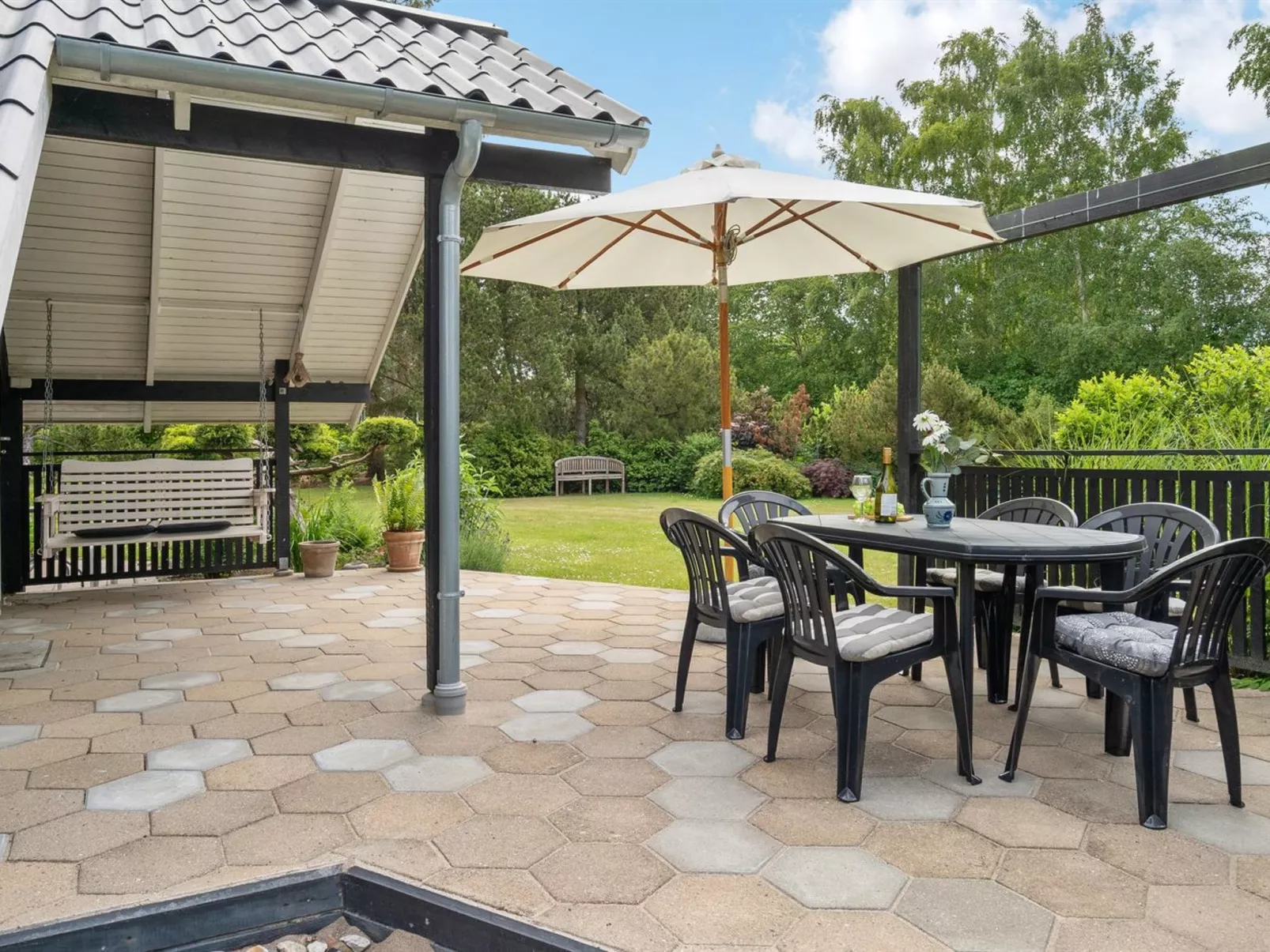 "Nadezda" - 450m from the sea-Draußen