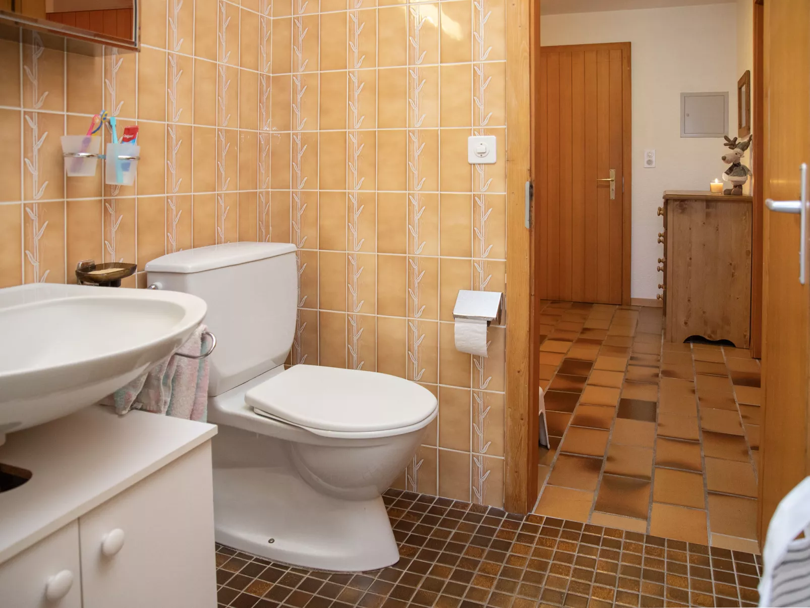 Beau Site No 21 - Inside