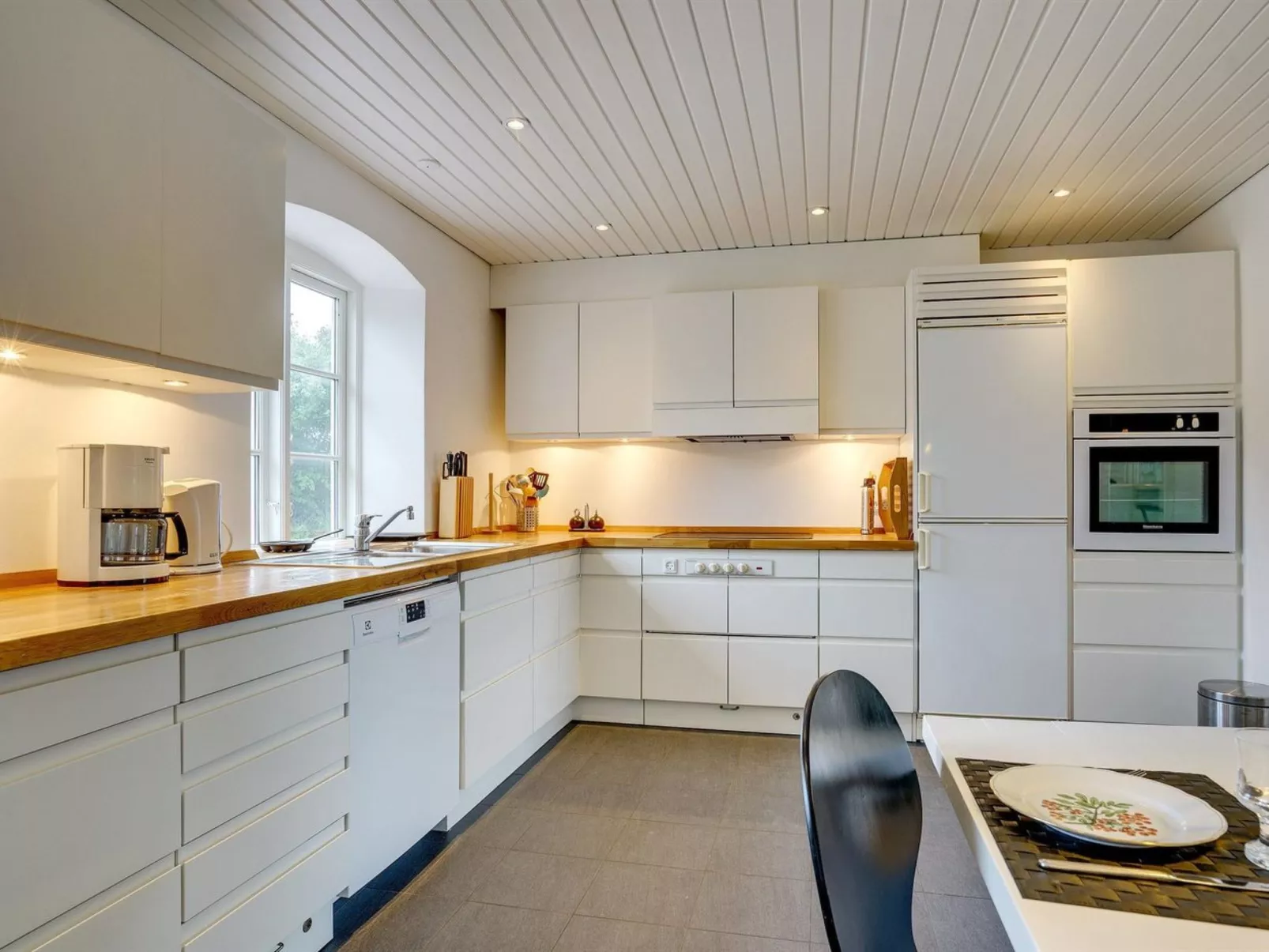 "Rebana" - 30m from the sea - Drinnen