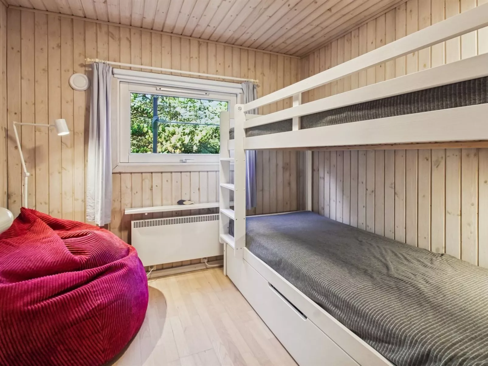 "Karri" - 1.1km from the sea-Dedans