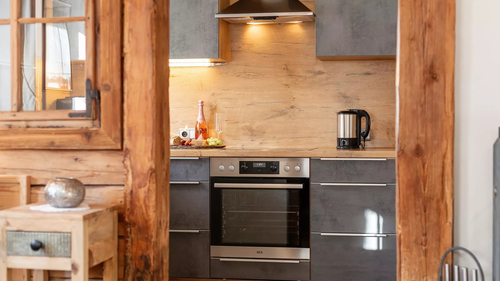 Rosalie-Lorena-Kitchen