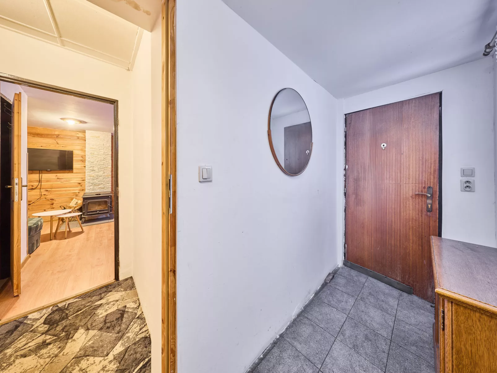 Chaloupka U lesa-Drinnen