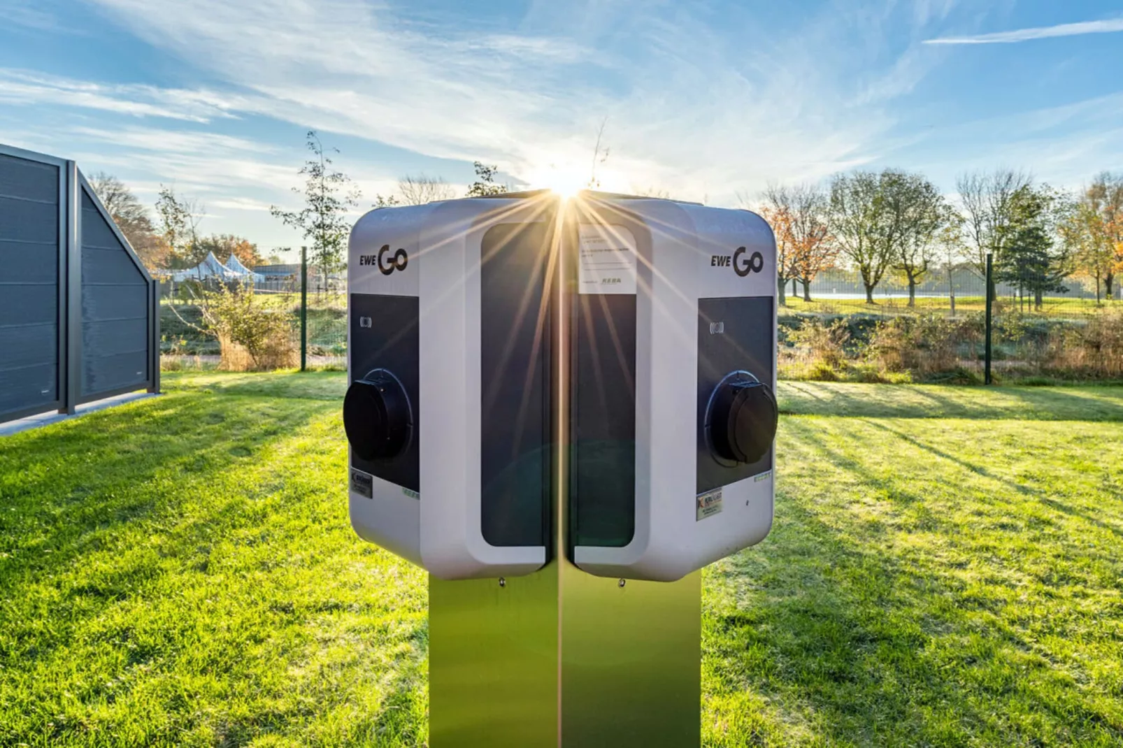 408483-Gardens in summer