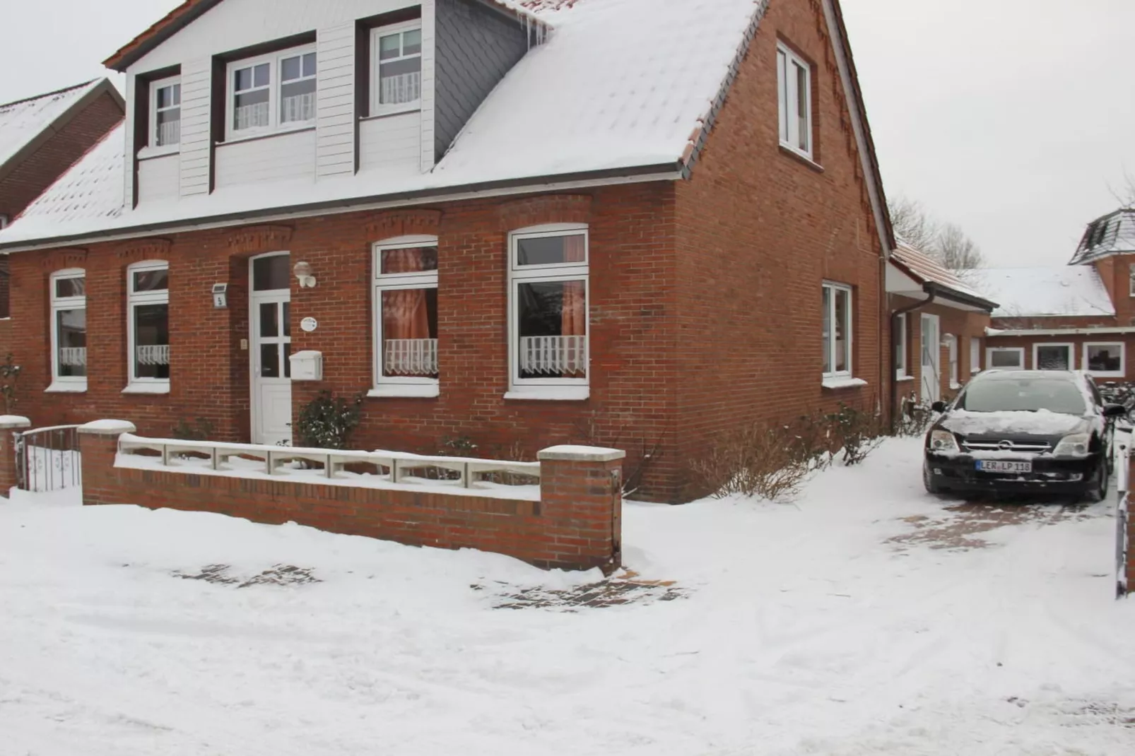 67705-Exterior in winter