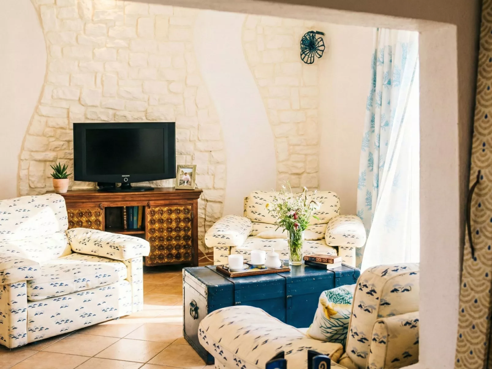 Crystal Sea Apartment-Inside