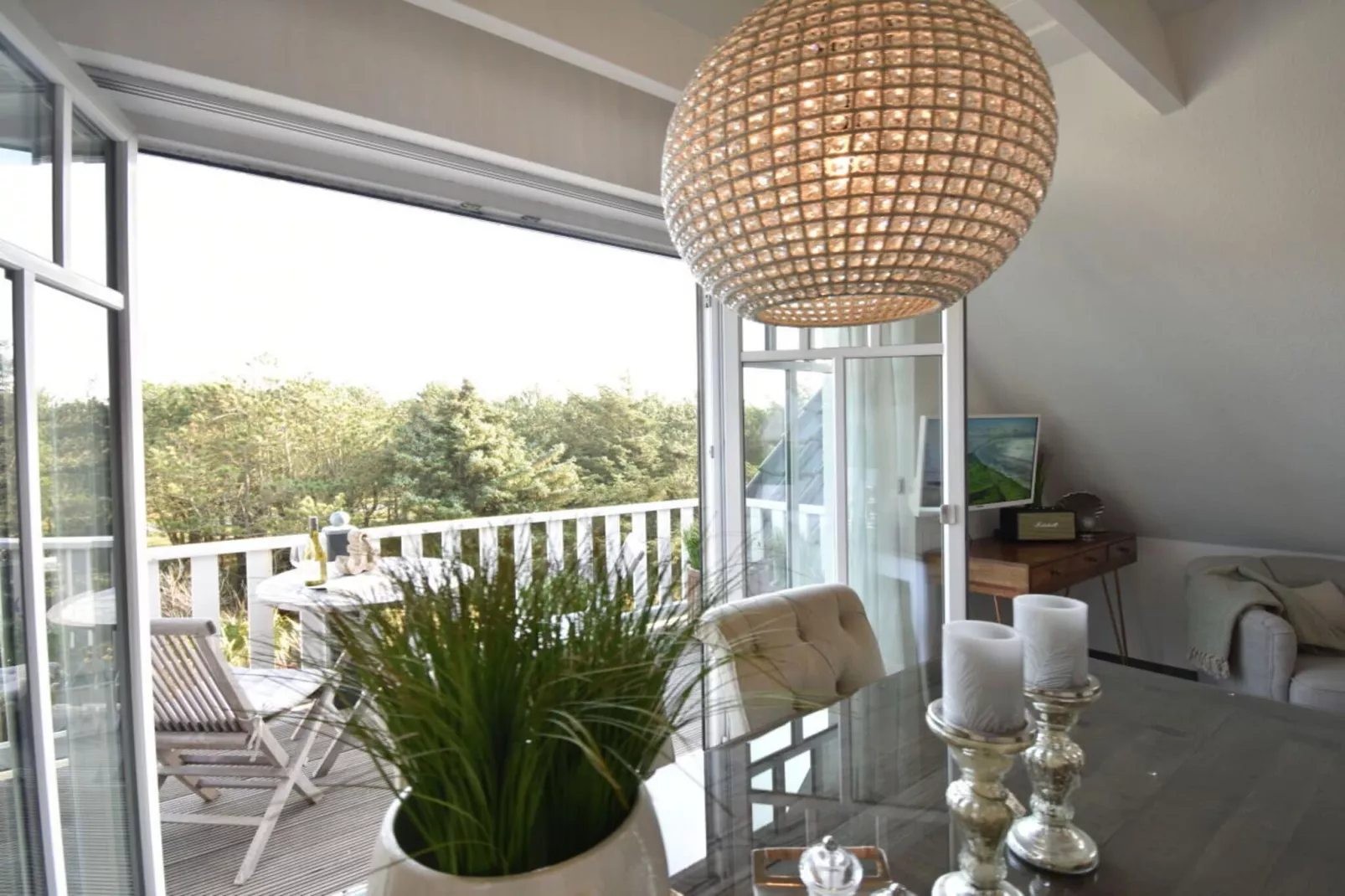 382415-Terrasse/Balkon