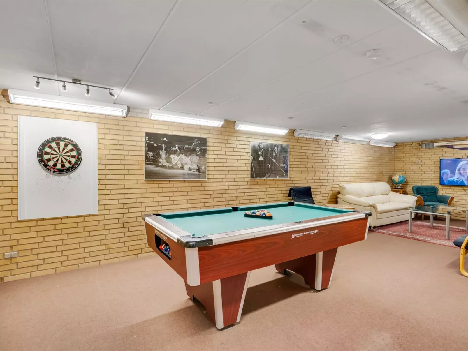 "Borjana" - 500m to the fjord-Drinnen