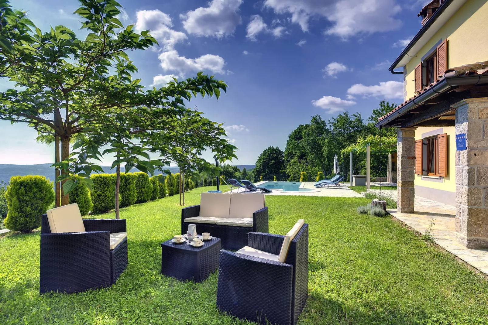 Villa Bella-Jardins en été