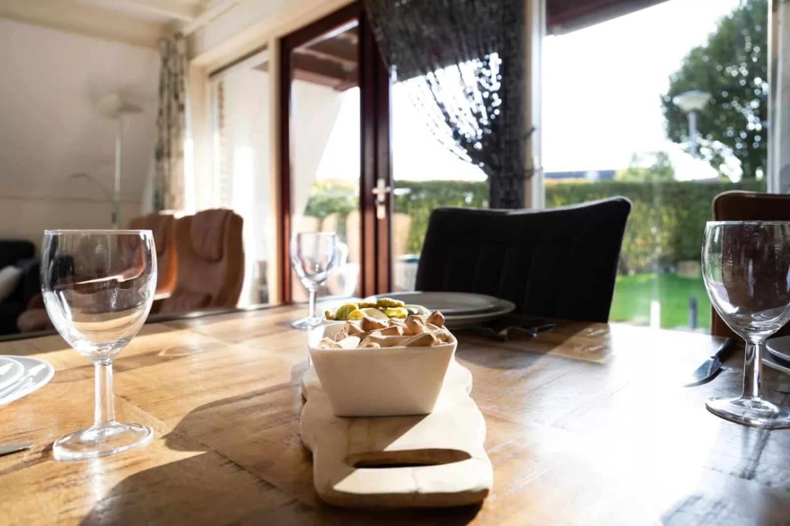 92 | Gaai | Prachtige bungalow nabij natuur-Dining room