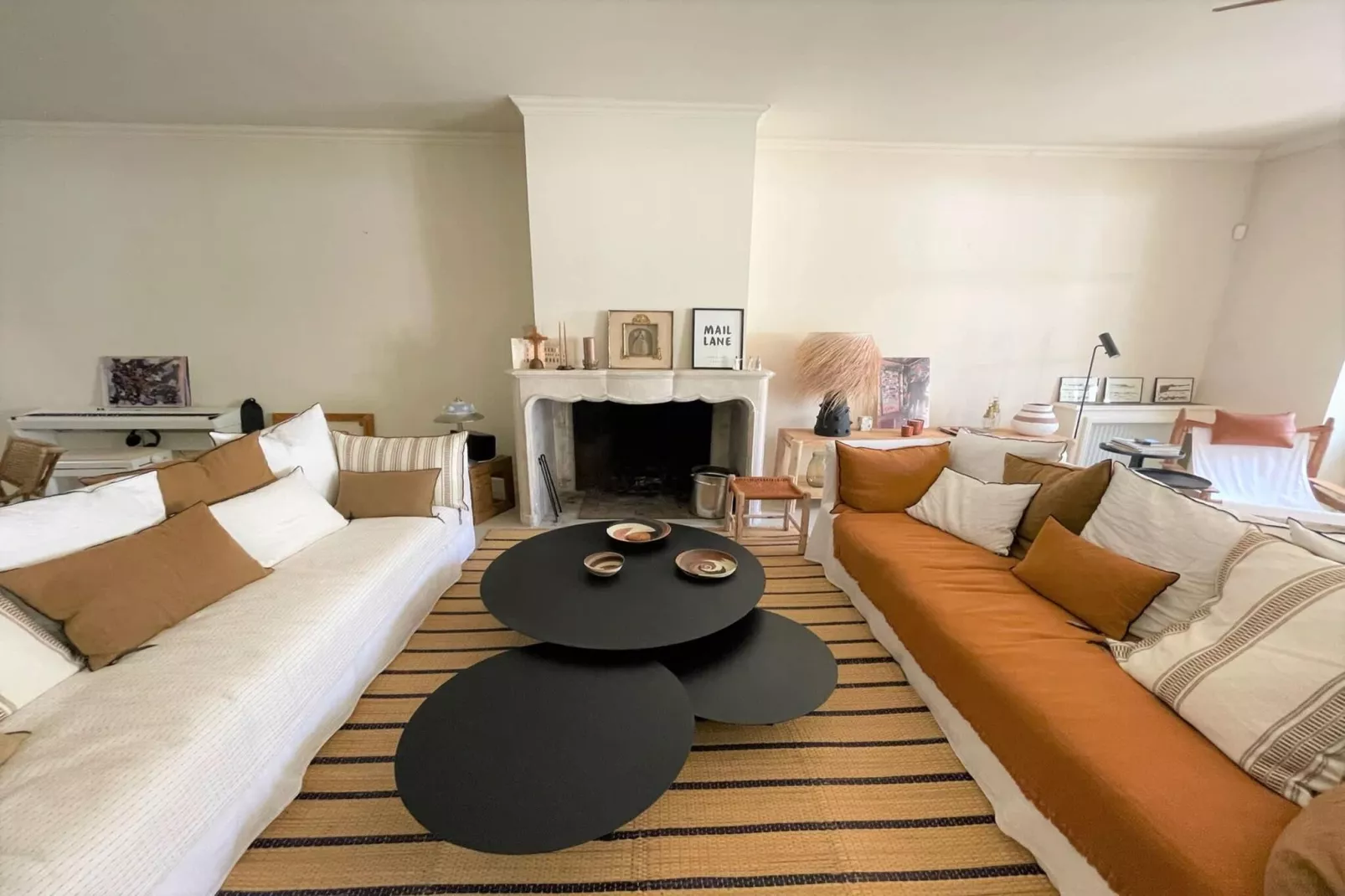 Mas Maillane demeure du XVIIIe entièrement rénové-Living room