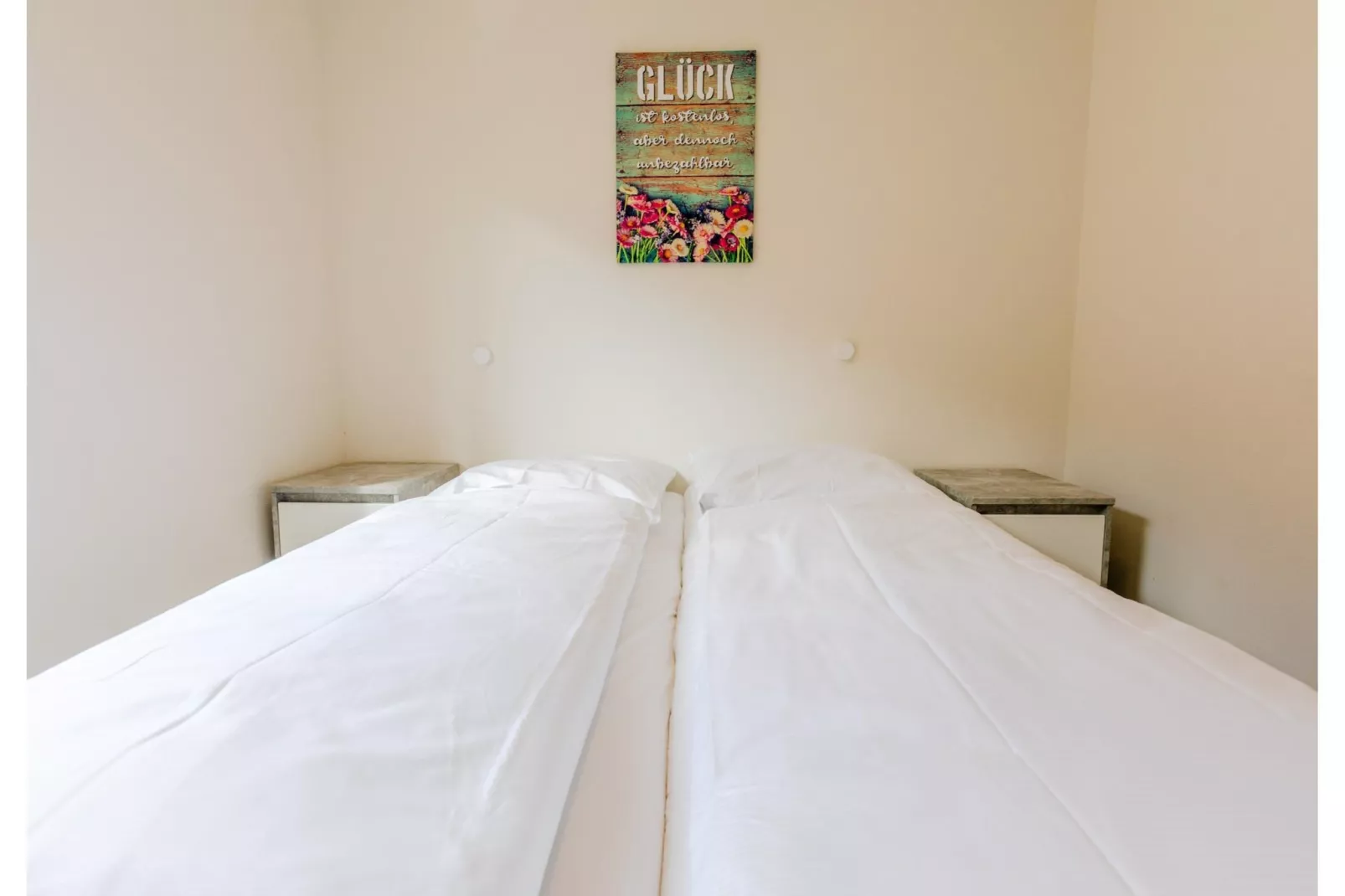 Bungalow Typ Z Campingpark Eifel-Bedroom