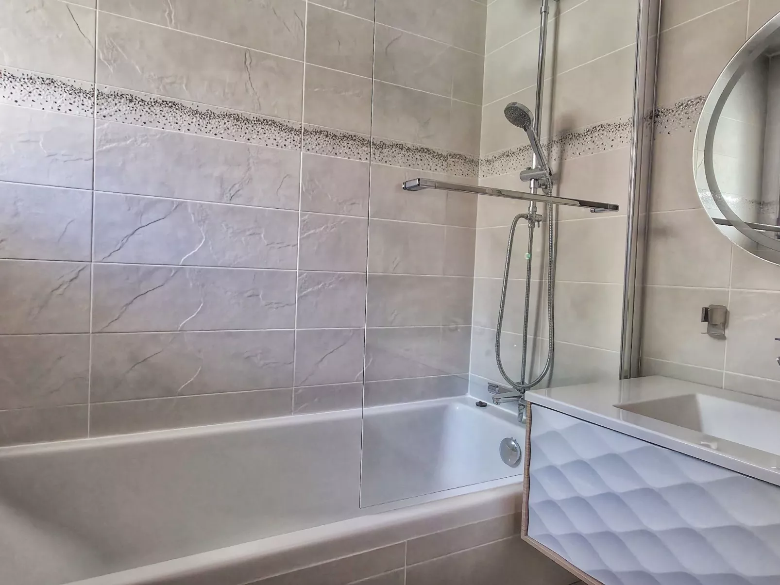 Bauernhaus aus Stein mit schöner Aussicht "Mas de Lysis". - Image-tags.info