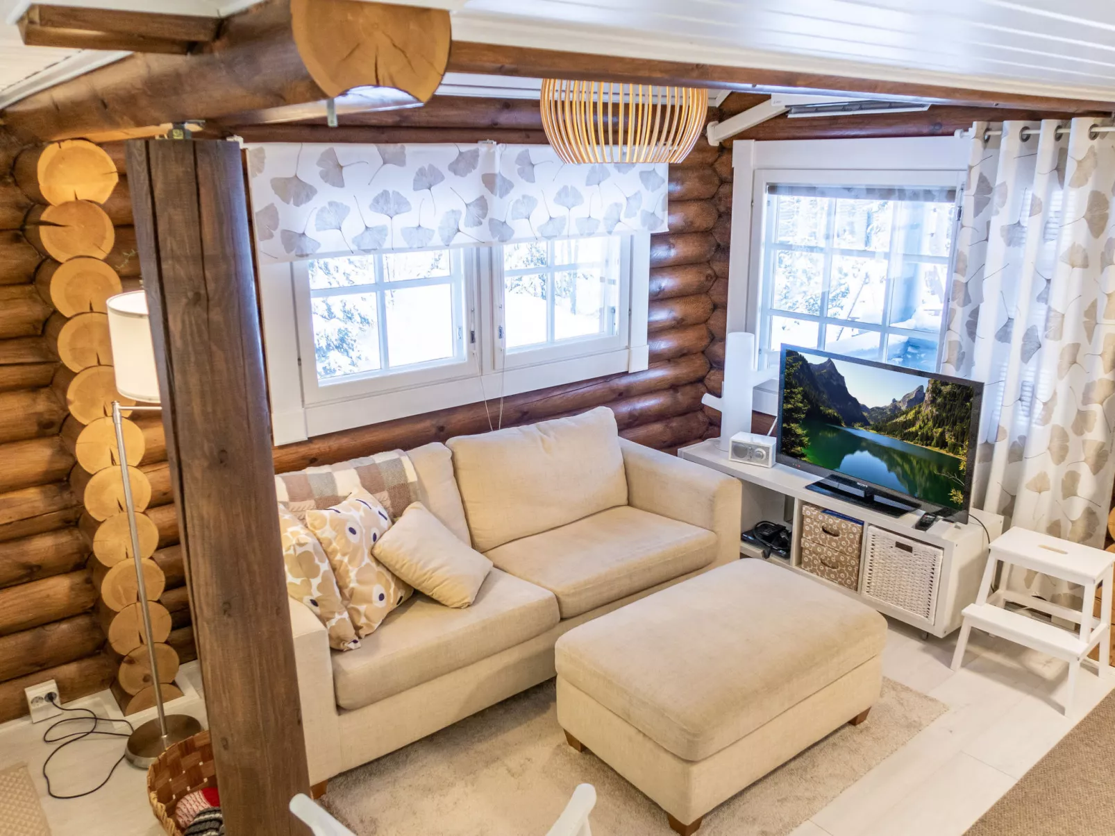 Linnanhelmi (ent. metsäpeura) - Inside