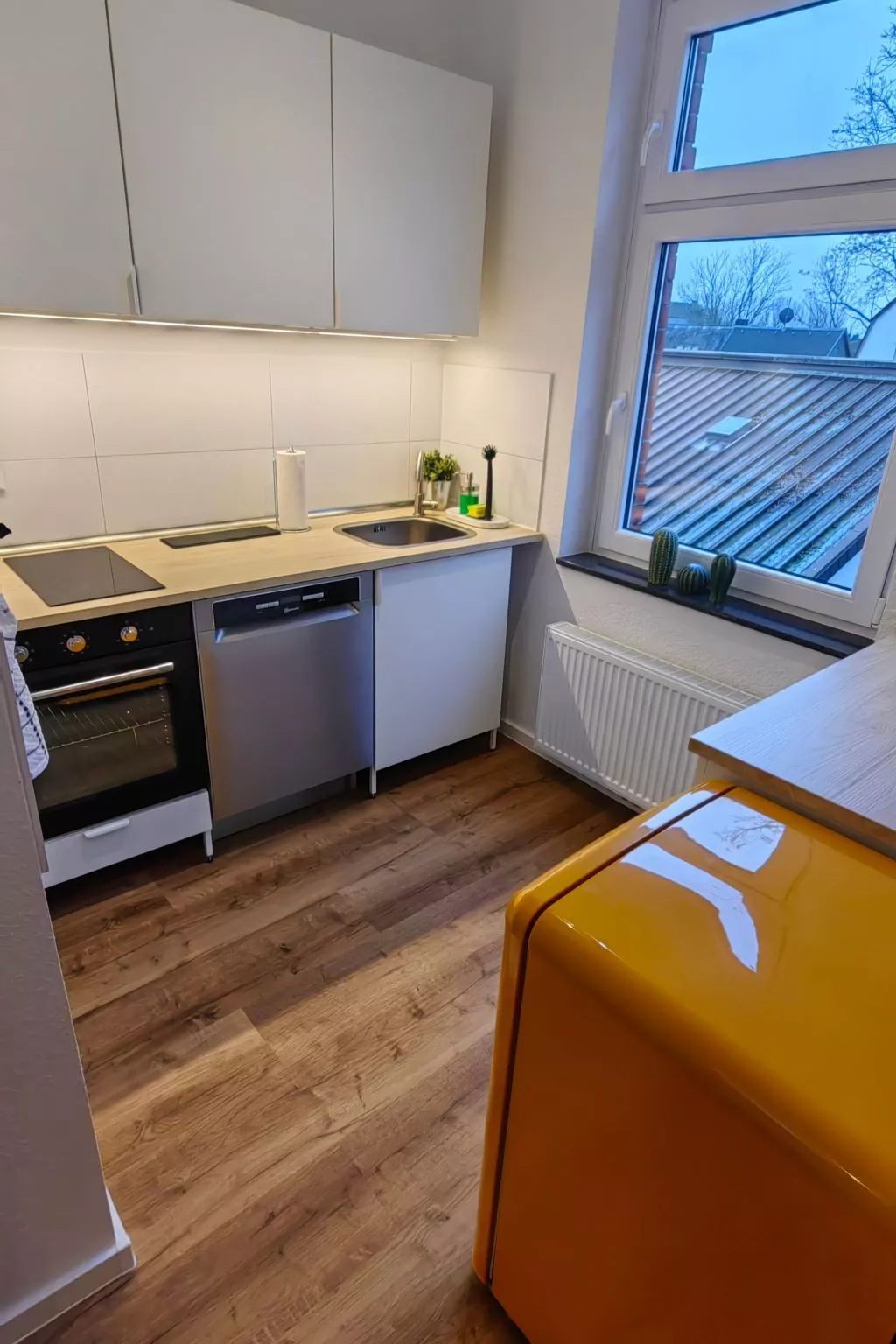 250m Rhein - ruhiges Apartement nähe Hbf -K-111-S - Image-tags.info