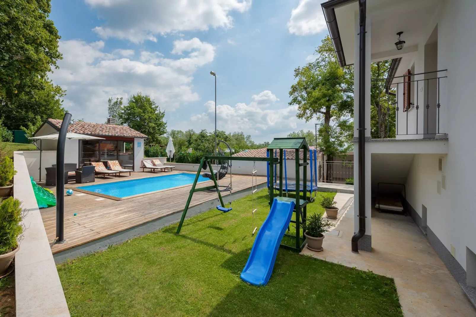 Casa Smoky-Gardens summer