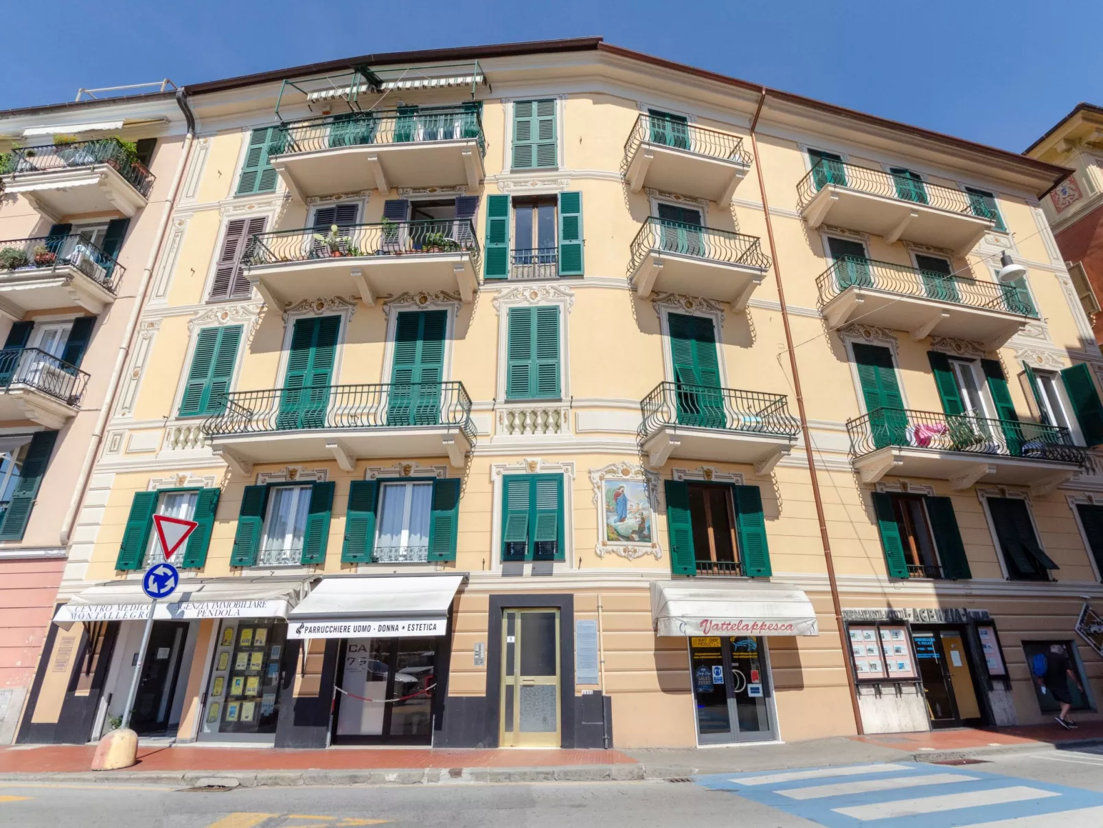 Wohnung mit Meerblick und privater Garage - Image-tags.info