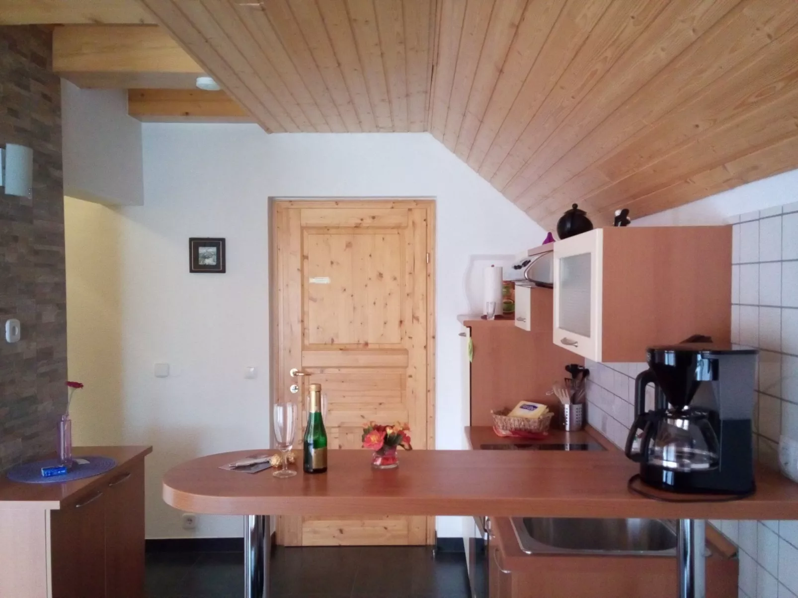 Studio-Appartement mit Balkon - Image-tags.info