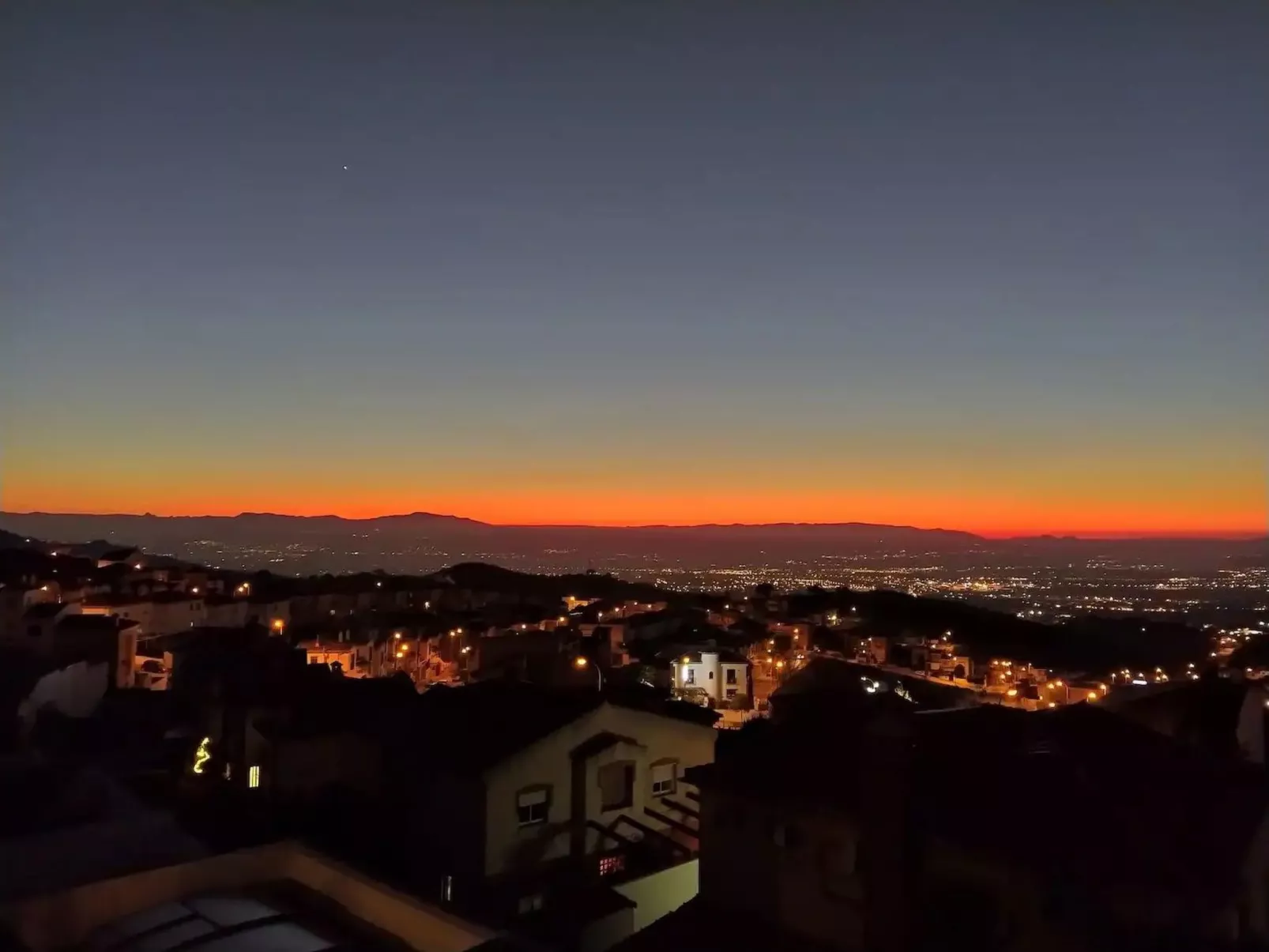 Helles Haus mit Aussicht und privatem Pool - Image-tags.info