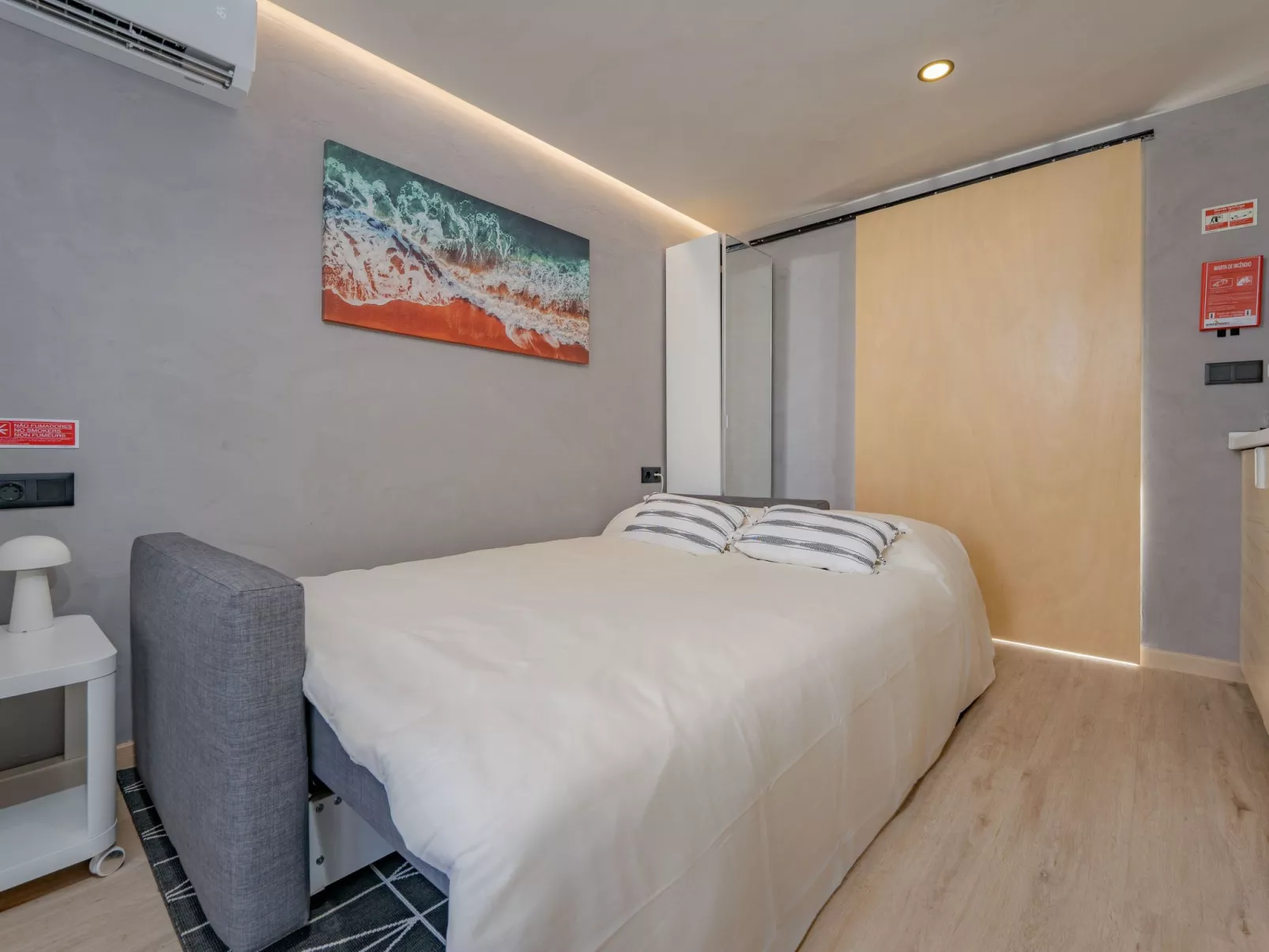 Modernes Studio, Terrasse mit Meerblick und Zugang zur Brandung-Image-tags.info