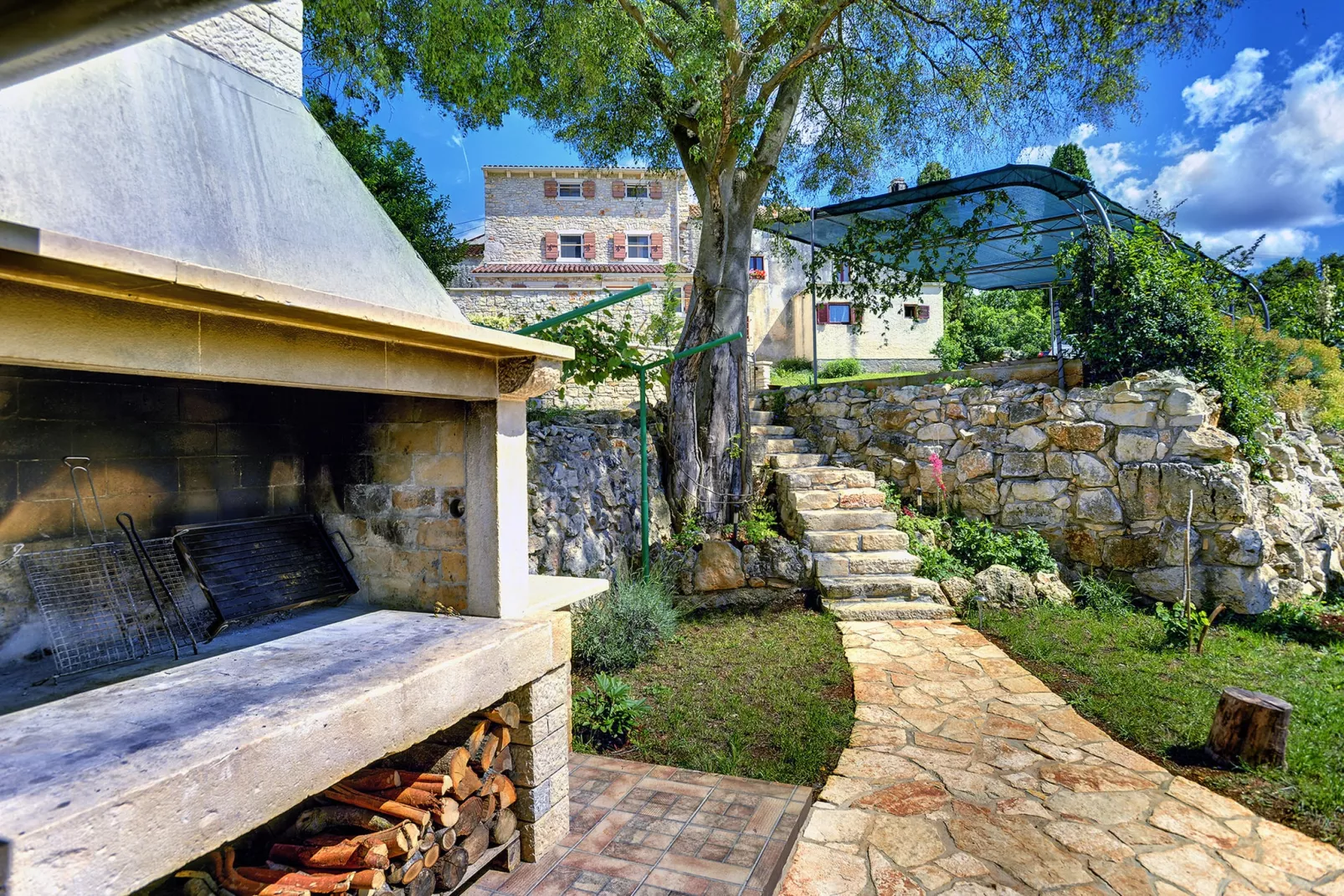 Villa Altura-Gardens summer