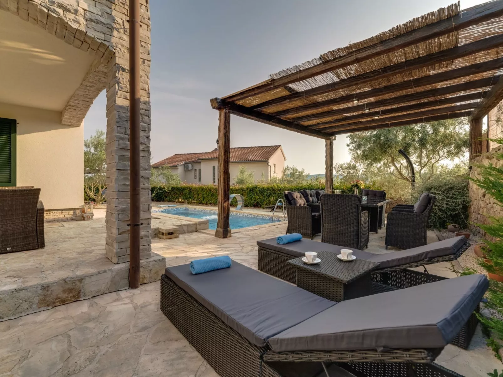 Villa "Oleandar" mit Schwimmbad und Meerblick - Image-tags.info