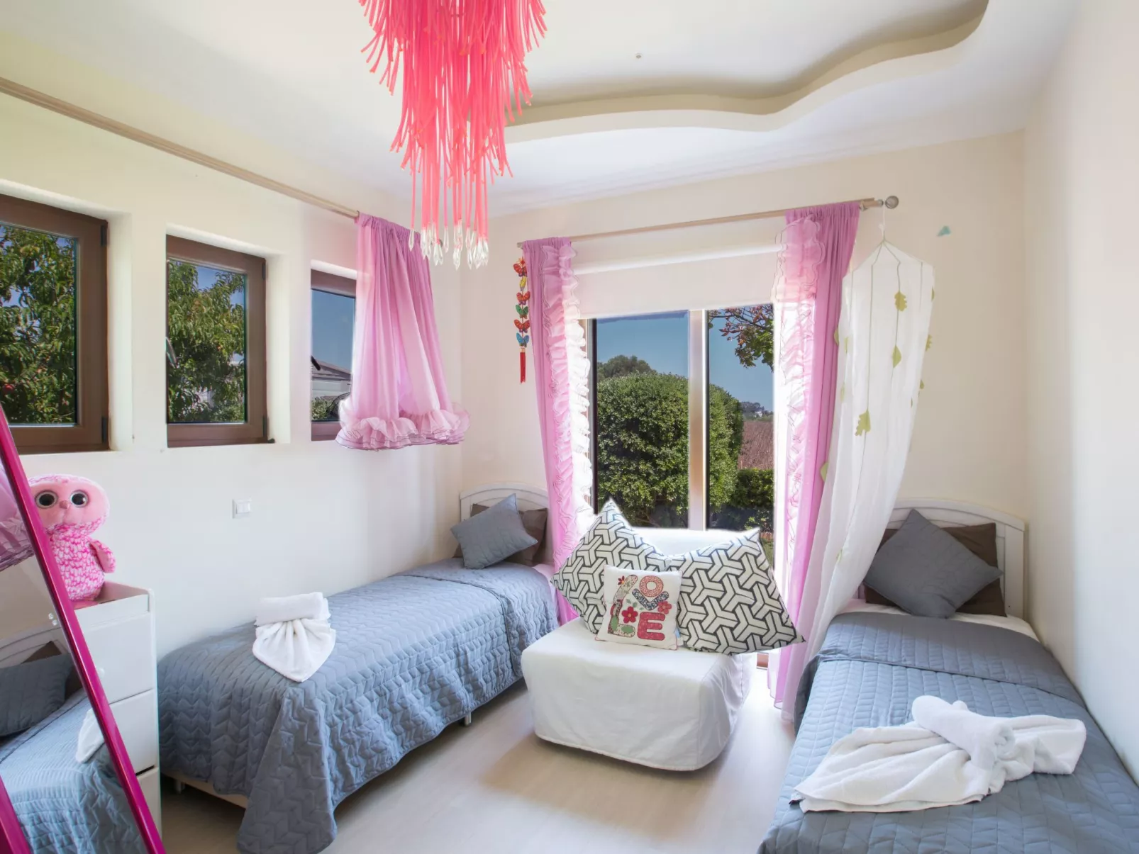 4-Schlafzimmer-Villa mit Pool im Zentrum von Protaras - Image-tags.info